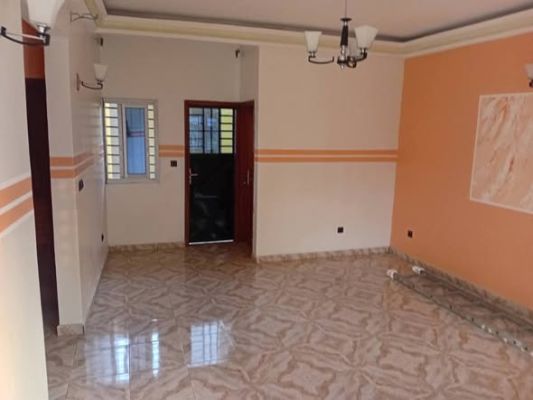 OPPORTUNITÉ À SAISIR – APPARTEMENT MODERNE À LOUER À DOUALA  pk13 entrée face supermarchés spar - Image 4