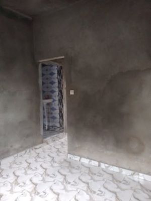 Studio moderne nouvellement construire en finition bordure de route - Image 1