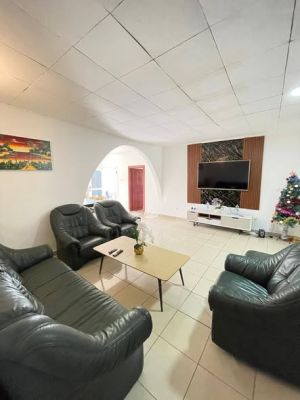 Vaste villa meublée haut standing kribi à zéro pas de la plage