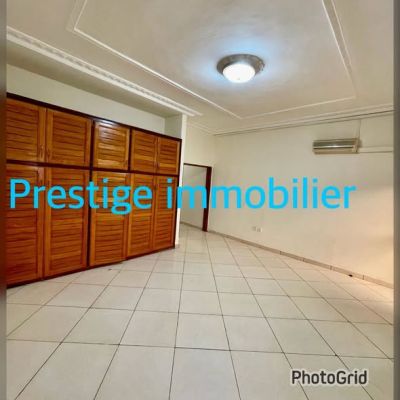 Appartement haut standing à louer à bastos - Image 3