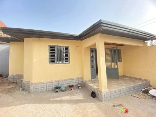 Nouveau studio à louer à sonfonia t8 – cour fermée et très accessible