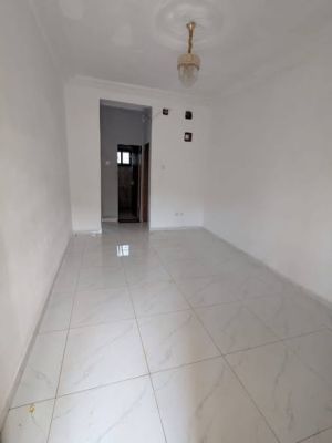 NKOLFOULOU  STUDIO MODERNE À LOUER À 60milles 4+2mois - Image 3
