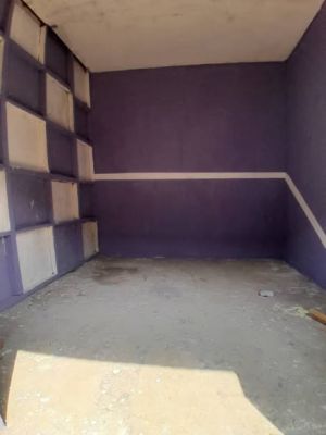 Grande boutique 20mille a louer dans bonaberi rail. 7mois + 1mois de caution.