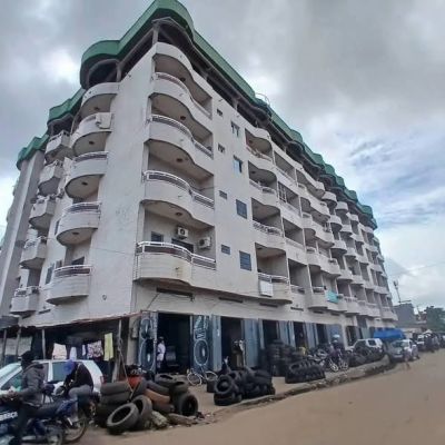 Mise en vente d’un immeuble de r+5 situé a #madina le plus grand marché de la #républiquedeguinée