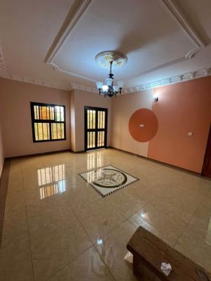 Appartement bon standing à louer avec grand salon staffée