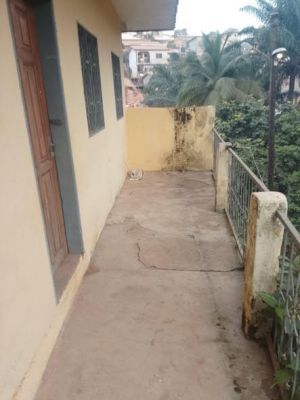 Appartement moderne titi garage 50000 deux chambres, salon, cuisine, 1 douche avance 4 mois tel:696695641 ou 67118829...