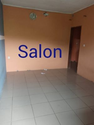 TRES BON STUDIO MODERNE A LOUER - Image 2
