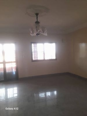 Nouveau immeuble à louer du 1er au 5eme dans le quartier résidentiel de #matoto_kapitaya...