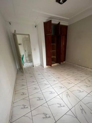 Studio moderne derrière la station bocom nkoabang