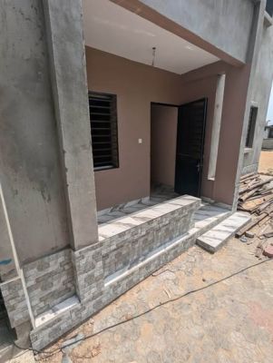 Studio a louer a ndobo - 50000 fcfa