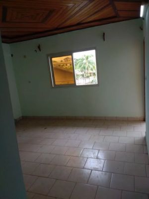 Studio moderne a louer a logbessou