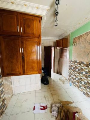 Chambre moderne a Obili - Image 2