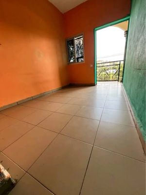 Studio moderne a louer a etoudi
