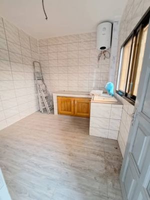 Appartement modernes haut-standing nouvellement construit à Logbessou - Image 2