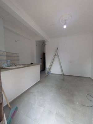 Magnifique studio moderne à louer à 200f du goudron